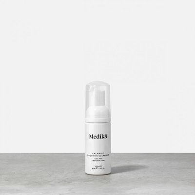 Medik8 Ніжна пінка з хлорофілом для очищення чутливої шкіри CALMWISE SOOTHING CLEANSER 40ml 1746320048 фото