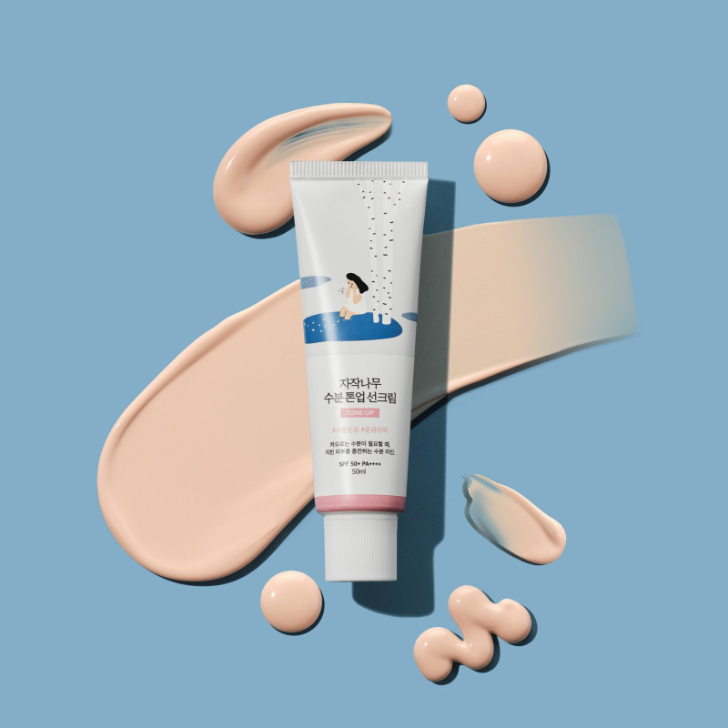 Тонирующий солнцезащитный крем с березовым соком ROUND LAB Birch Juice Moisturizing Tone Up Sunscreen 50 мл