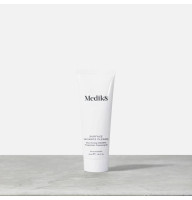 Medik8 Гель для умывания с АНА, ВНА и экстрактом мангостана Surface Radiance Cleanse 40ml