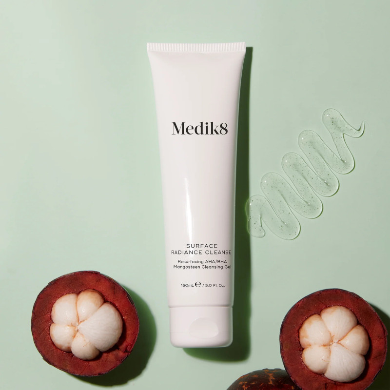 Medik8 Гель для вмивання з АНА, ВНА й екстрактом мангостана Surface Radiance Cleanse 150ml