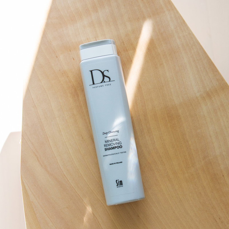 Sim Sensitive Шампунь для глибокого очищення волосся від мінералів DS Mineral Removing Shampoo 1000ml