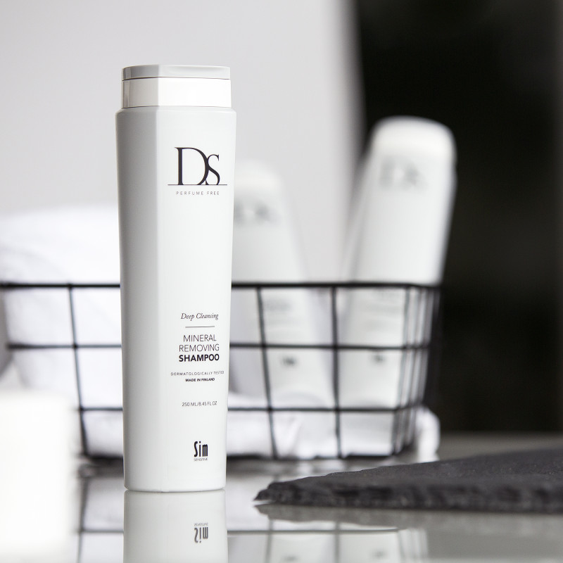 Sim Sensitive Шампунь для глибокого очищення волосся від мінералів DS Mineral Removing Shampoo 1000ml