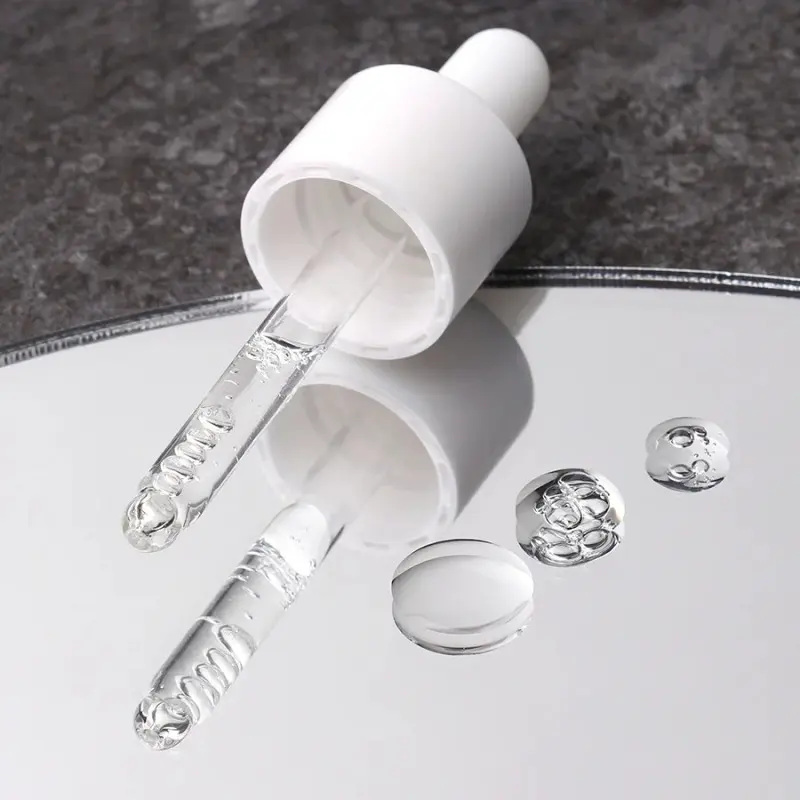 Medik8 Liquid Peptide Пептидний серум із сучасною системою доставки компонентів