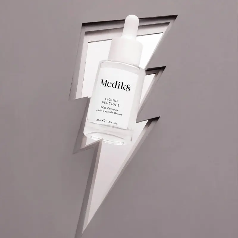 Medik8 Liquid Peptide Пептидний серум із сучасною системою доставки компонентів