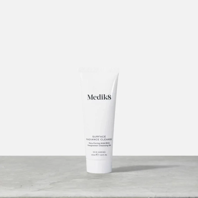 Medik8 Гель для вмивання з АНА, ВНА й екстрактом мангостана Surface Radiance Cleanse 40ml
