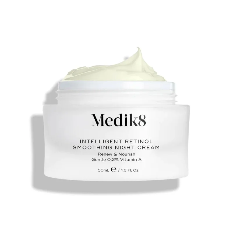 Medik8 Відновлюючий та живильний нічний крем з 0,2% вітаміну А Intelligent Retinol Smoothing Night Cream