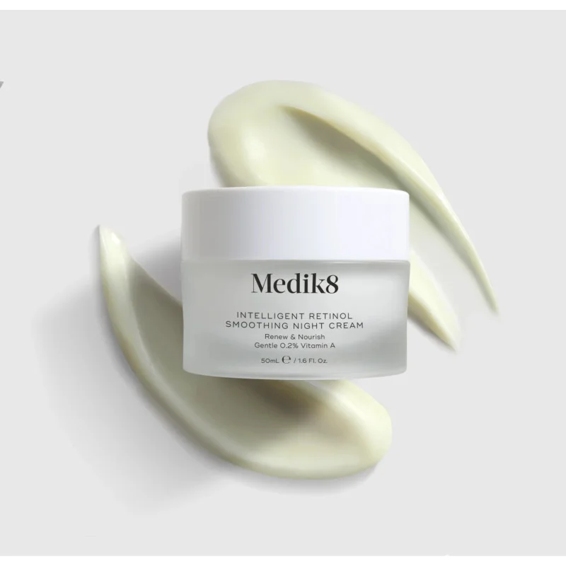 Medik8 Відновлюючий та живильний нічний крем з 0,2% вітаміну А Intelligent Retinol Smoothing Night Cream