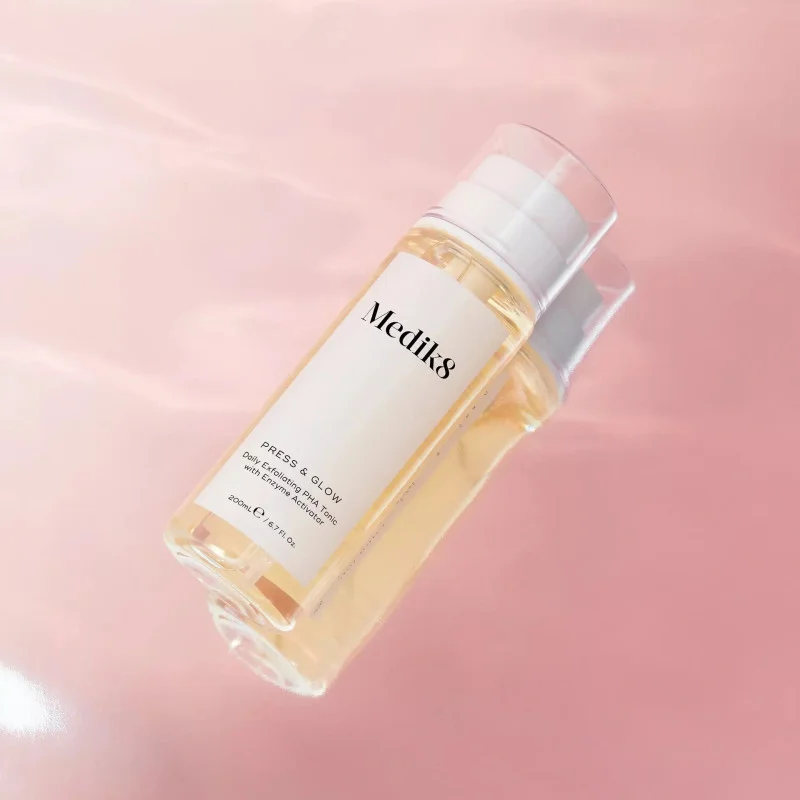Medik8 Щоденний відлущувальний тонік з кислотою PHA й активатором ферментів Press & Glow 200ml