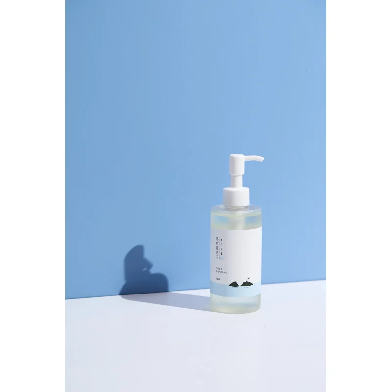 М’яка гідрофільна олія для зняття макіяжу Round Lab Dokdo Cleansing Oil 200ml